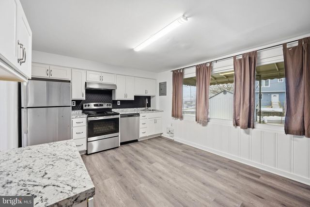 7911 BANK ST, Baltimore, MD 21224