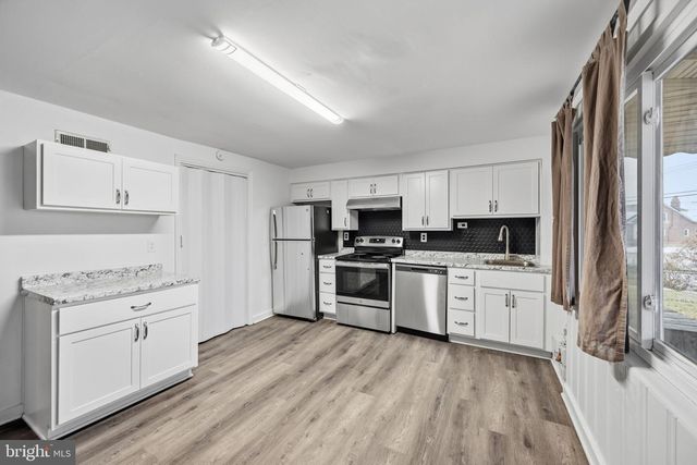 7911 BANK ST, Baltimore, MD 21224