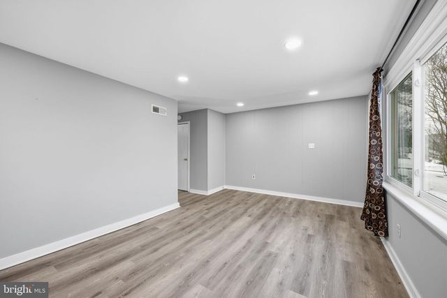 7911 BANK ST, Baltimore, MD 21224