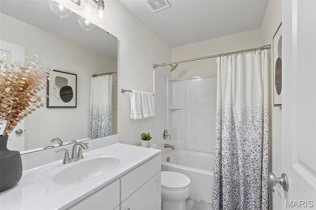 3 Royal II at Winding Meadows, Fenton, MO 63026