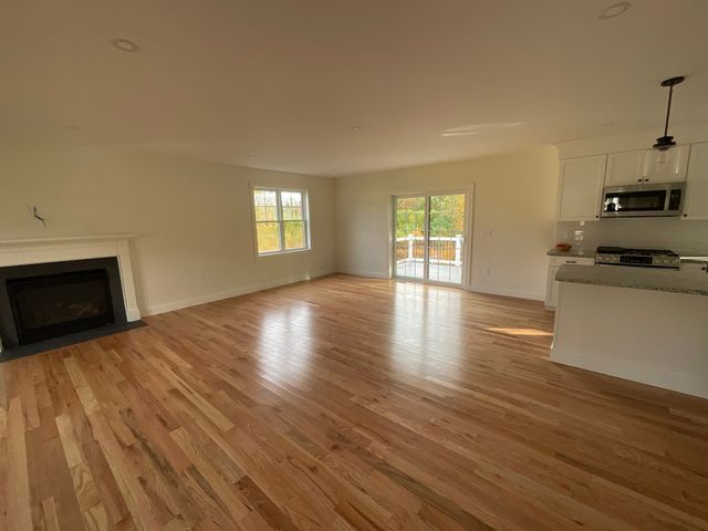 10 Boxberry Lane, Freetown, MA 02717