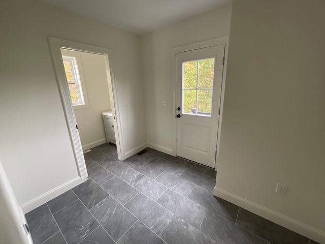 10 Boxberry Lane, Freetown, MA 02717