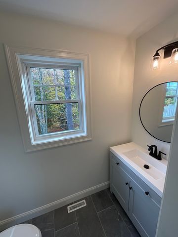 10 Boxberry Lane, Freetown, MA 02717