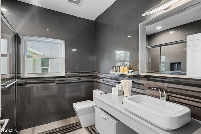 5700 Waxmyrtle WAY, Naples, FL 34109