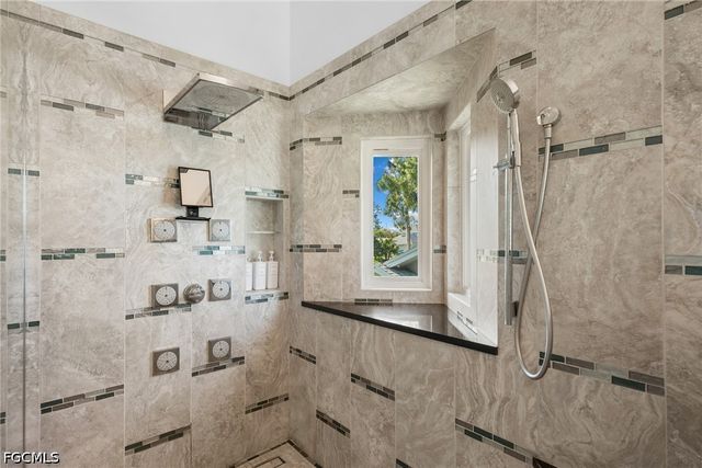 5700 Waxmyrtle WAY, Naples, FL 34109