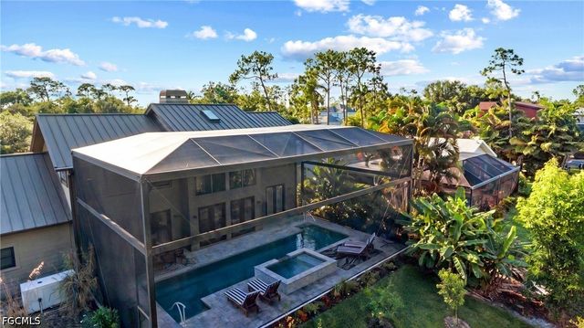 5700 Waxmyrtle WAY, Naples, FL 34109