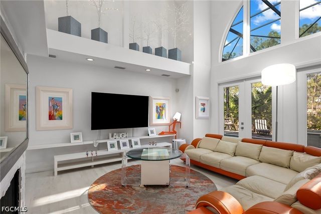 5700 Waxmyrtle WAY, Naples, FL 34109