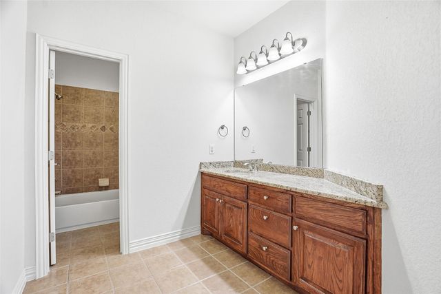 1825 Spinnaker Lane, Azle, TX 76020