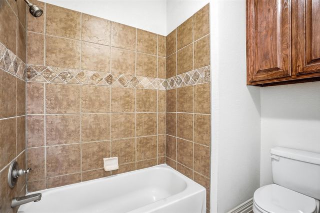 1825 Spinnaker Lane, Azle, TX 76020