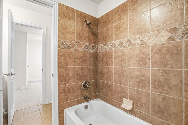 1825 Spinnaker Lane, Azle, TX 76020