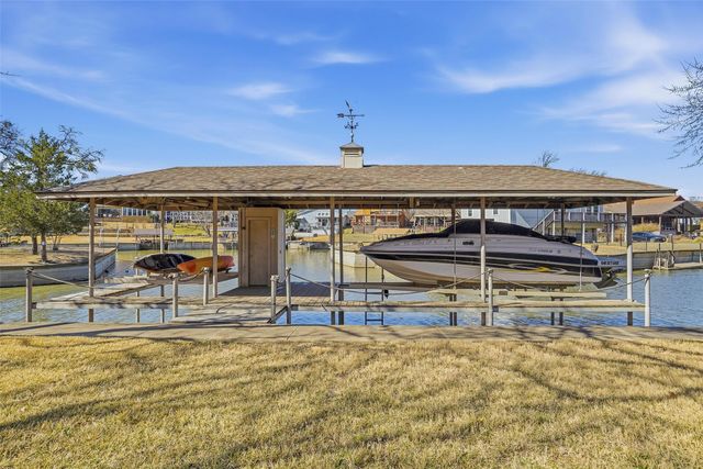 1825 Spinnaker Lane, Azle, TX 76020