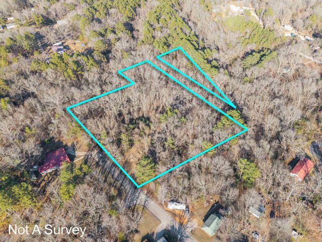 844 W PINE ST, Selmer, TN 38375