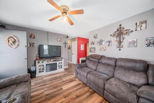 844 W PINE ST, Selmer, TN 38375