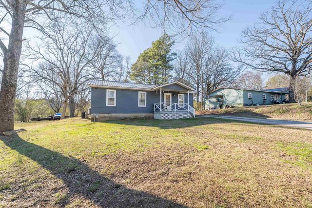 844 W PINE ST, Selmer, TN 38375