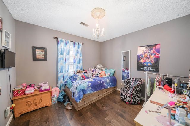 844 W PINE ST, Selmer, TN 38375