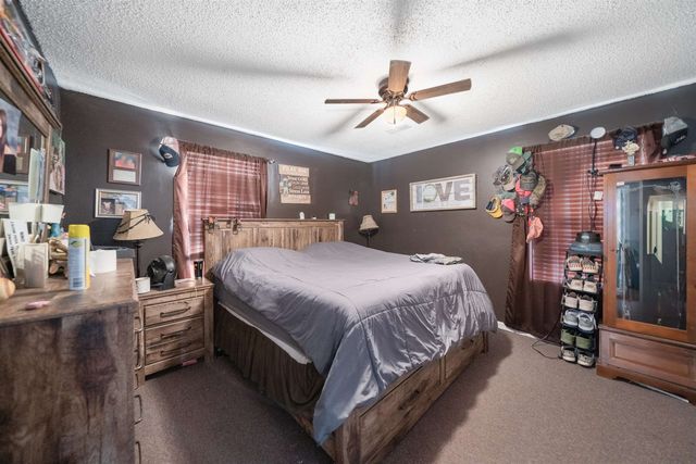 844 W PINE ST, Selmer, TN 38375