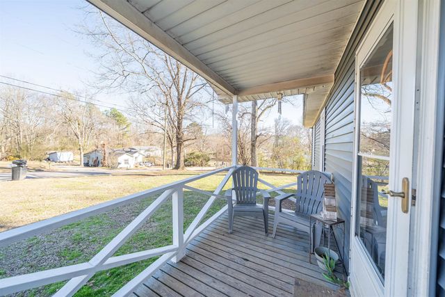 844 W PINE ST, Selmer, TN 38375