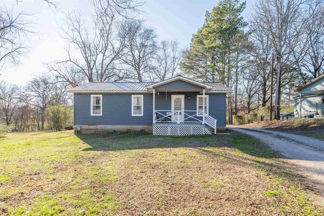 844 W PINE ST, Selmer, TN 38375