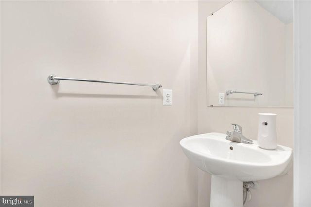122 BIRMINGHAM DR, Middletown, VA 22645