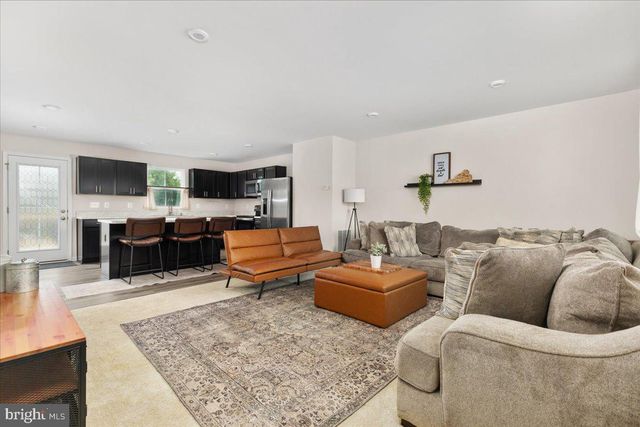 122 BIRMINGHAM DR, Middletown, VA 22645