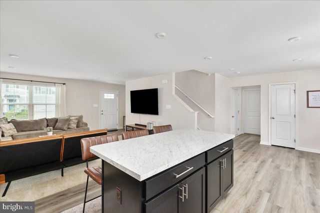 122 BIRMINGHAM DR, Middletown, VA 22645