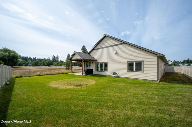 9084 N Secretariat LN, Hayden, ID 83835