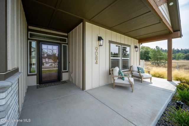 9084 N Secretariat LN, Hayden, ID 83835