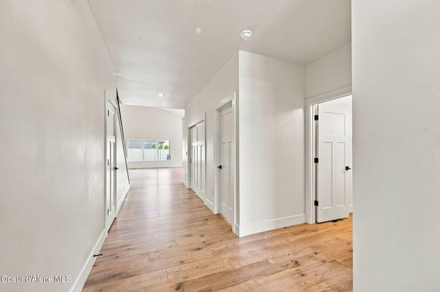 9084 N Secretariat LN, Hayden, ID 83835