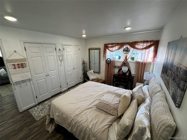 7 Lori Court, Northport, NY 11768