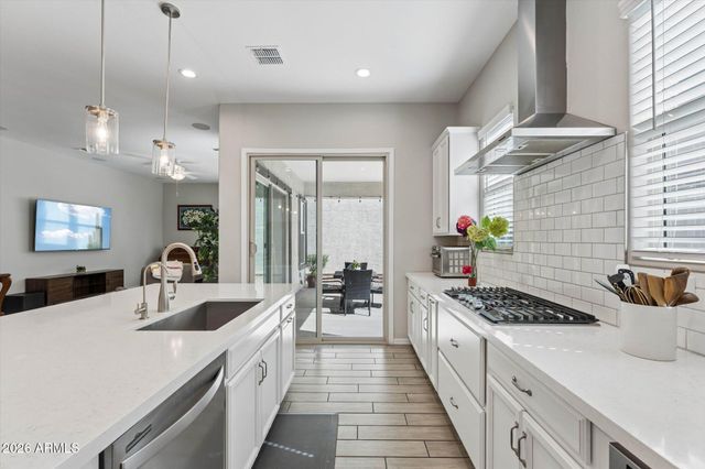 1127 S VINE Street, Chandler, AZ 85286