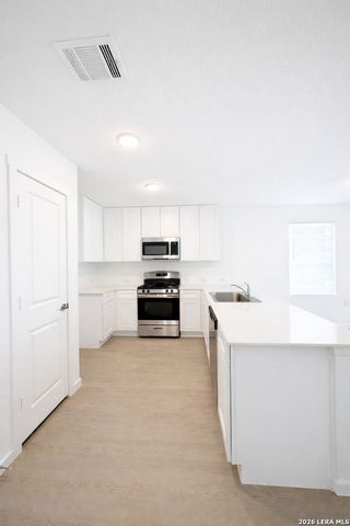 1750 White Bass, San Antonio, TX 78224