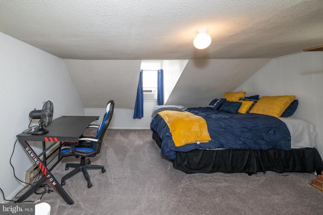 649 FURNACE ST, Emmaus, PA 18049