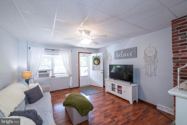649 FURNACE ST, Emmaus, PA 18049