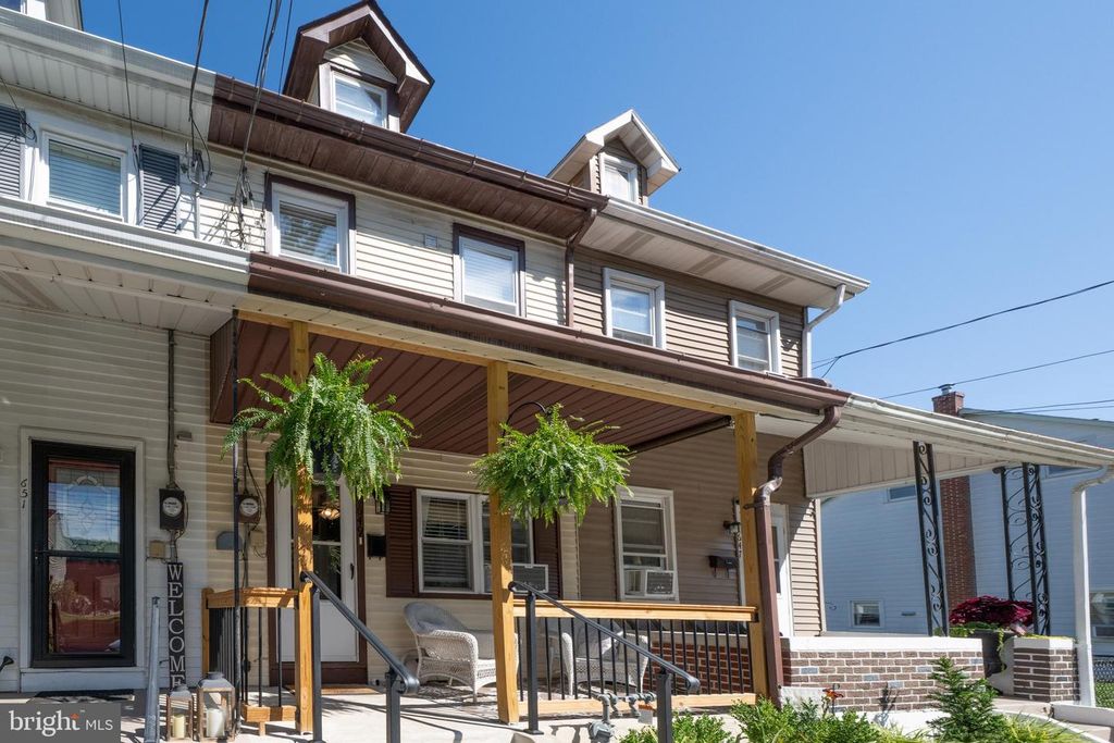 649 FURNACE ST, Emmaus, PA 18049