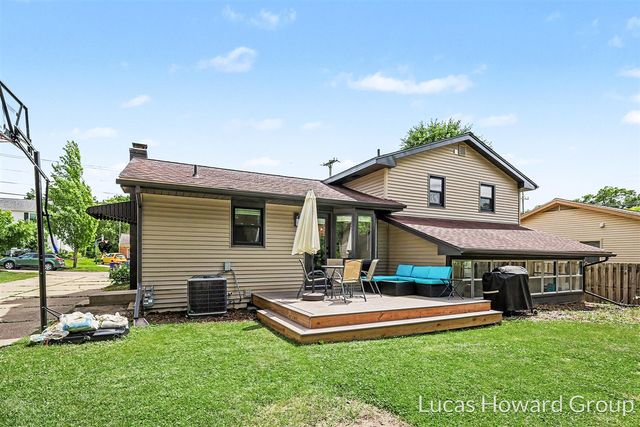 1819 Menominee Drive, Grand Rapids, MI 49506