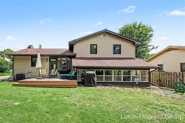 1819 Menominee Drive, Grand Rapids, MI 49506