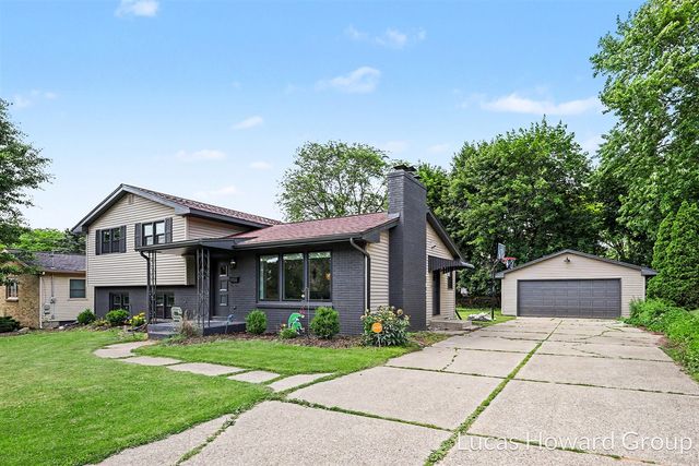 1819 Menominee Drive, Grand Rapids, MI 49506