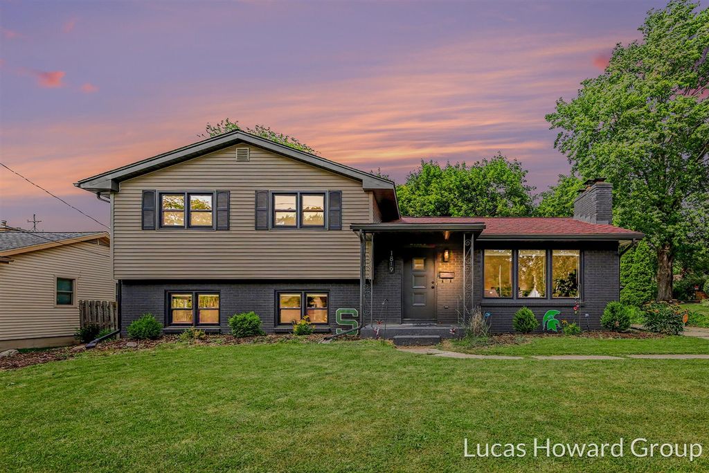 1819 Menominee Drive, Grand Rapids, MI 49506