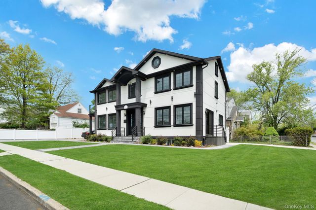 15 1st Street, Elmont, NY 11003