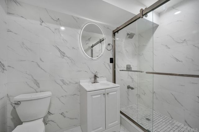15 1st Street, Elmont, NY 11003