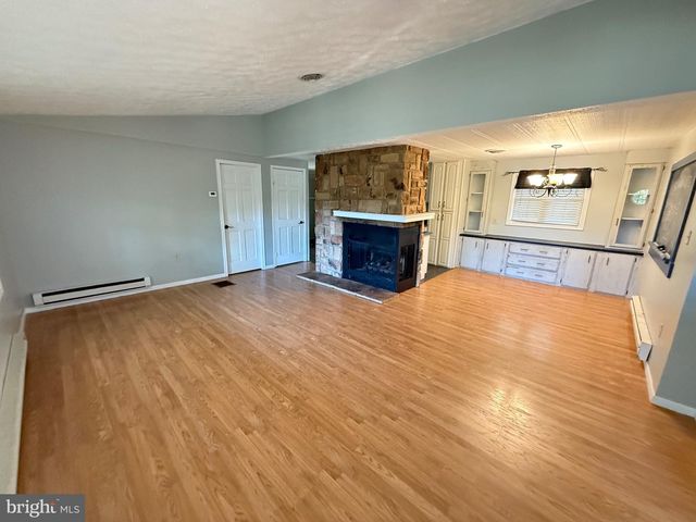 141 PEACH TREE LN, Keyser, WV 26726