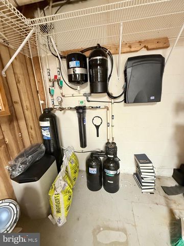 141 PEACH TREE LN, Keyser, WV 26726