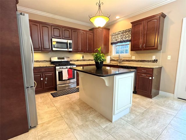 4385 STONE CREEK Drive, Erie, PA 16506