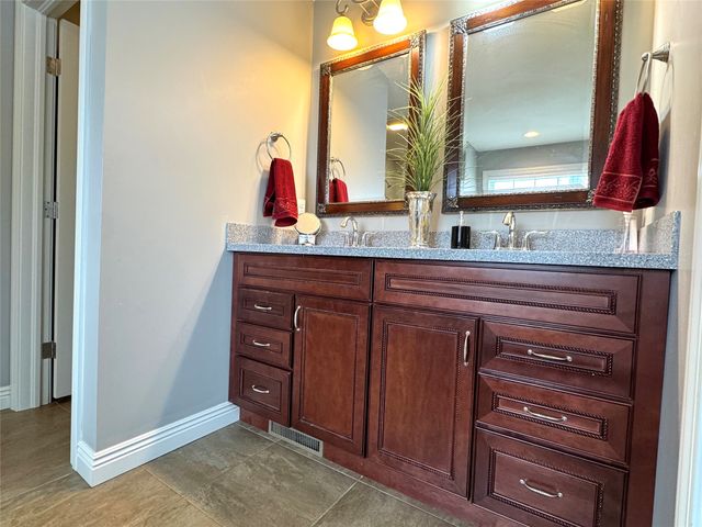4385 STONE CREEK Drive, Erie, PA 16506