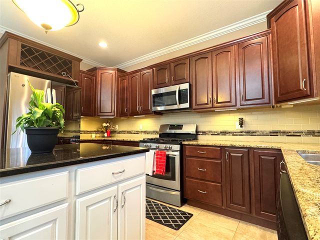 4385 STONE CREEK Drive, Erie, PA 16506