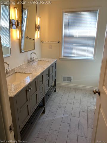 679 Oak avenue, Birmingham, MI 48009