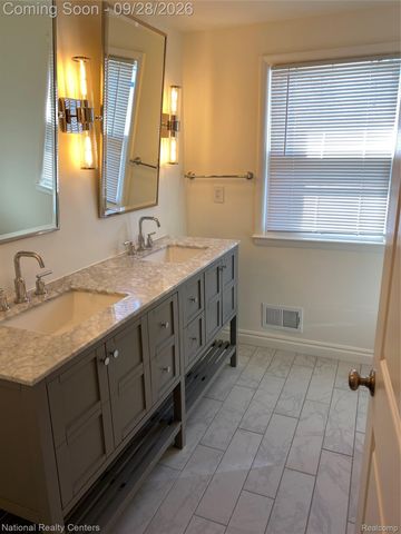 679 Oak avenue, Birmingham, MI 48009