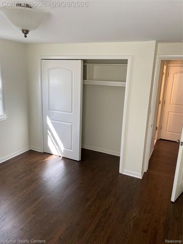 679 Oak avenue, Birmingham, MI 48009