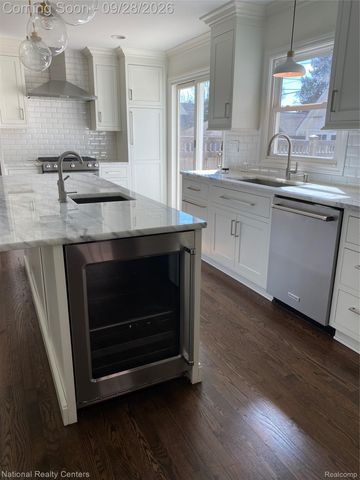 679 Oak avenue, Birmingham, MI 48009