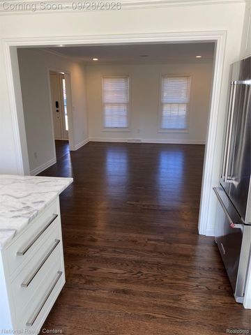 679 Oak avenue, Birmingham, MI 48009